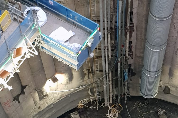 CantiDeck extending from shaft improving load out at Thames Tideway